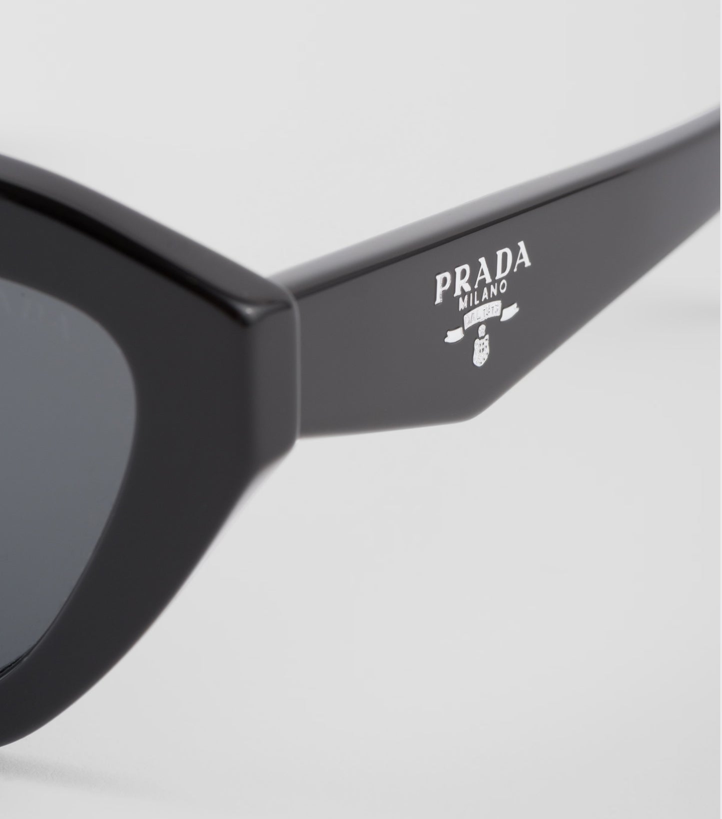 PRADA SPR A02